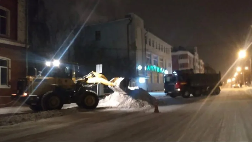 Вывоз снега самосвалами: сколько рейсов на самом деле и куда снег вывозят